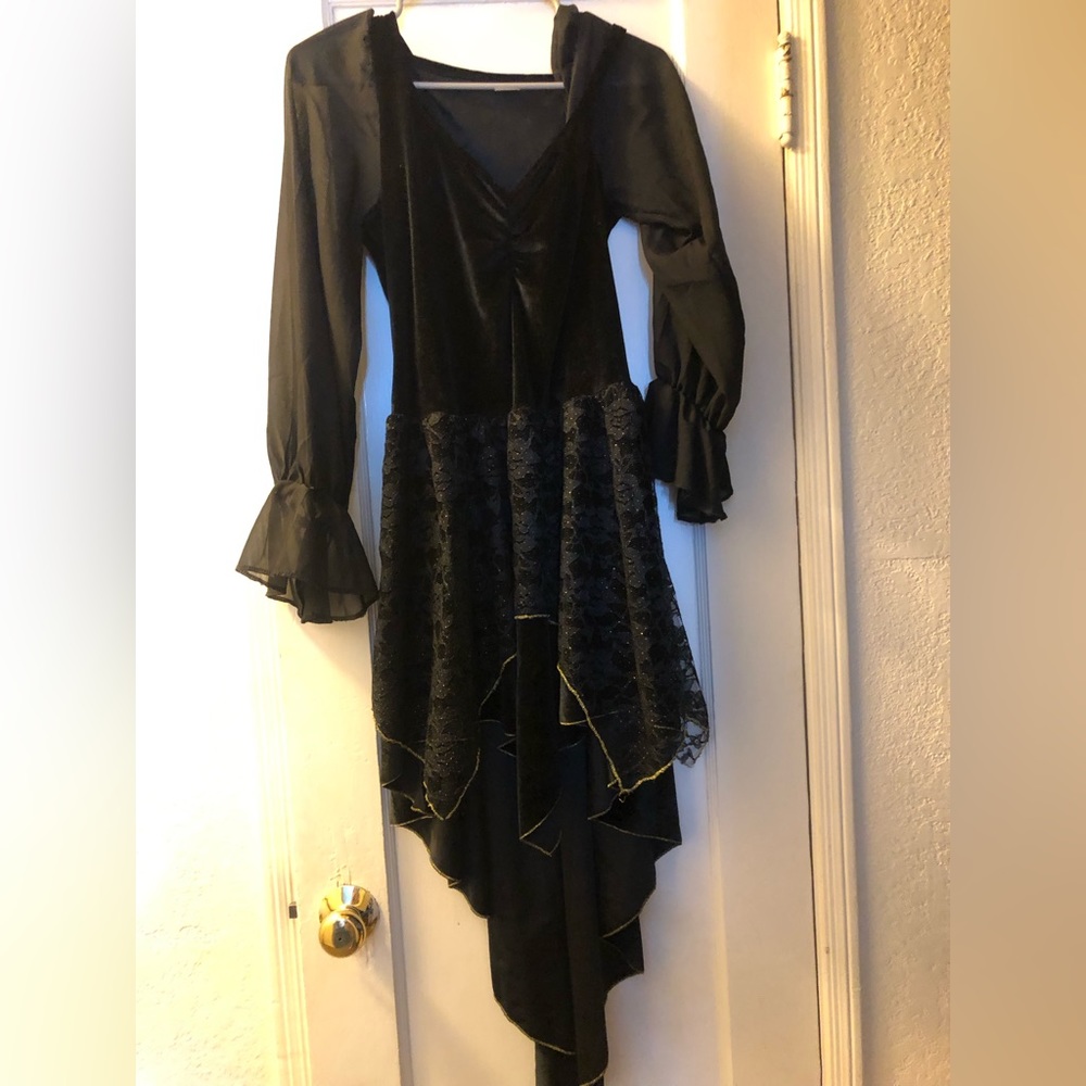 Halloween costume black dress